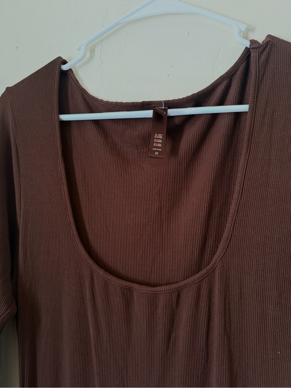 SKIMS Ribbed Scoop Neck Long Sleeve Top in Chocolate Brown